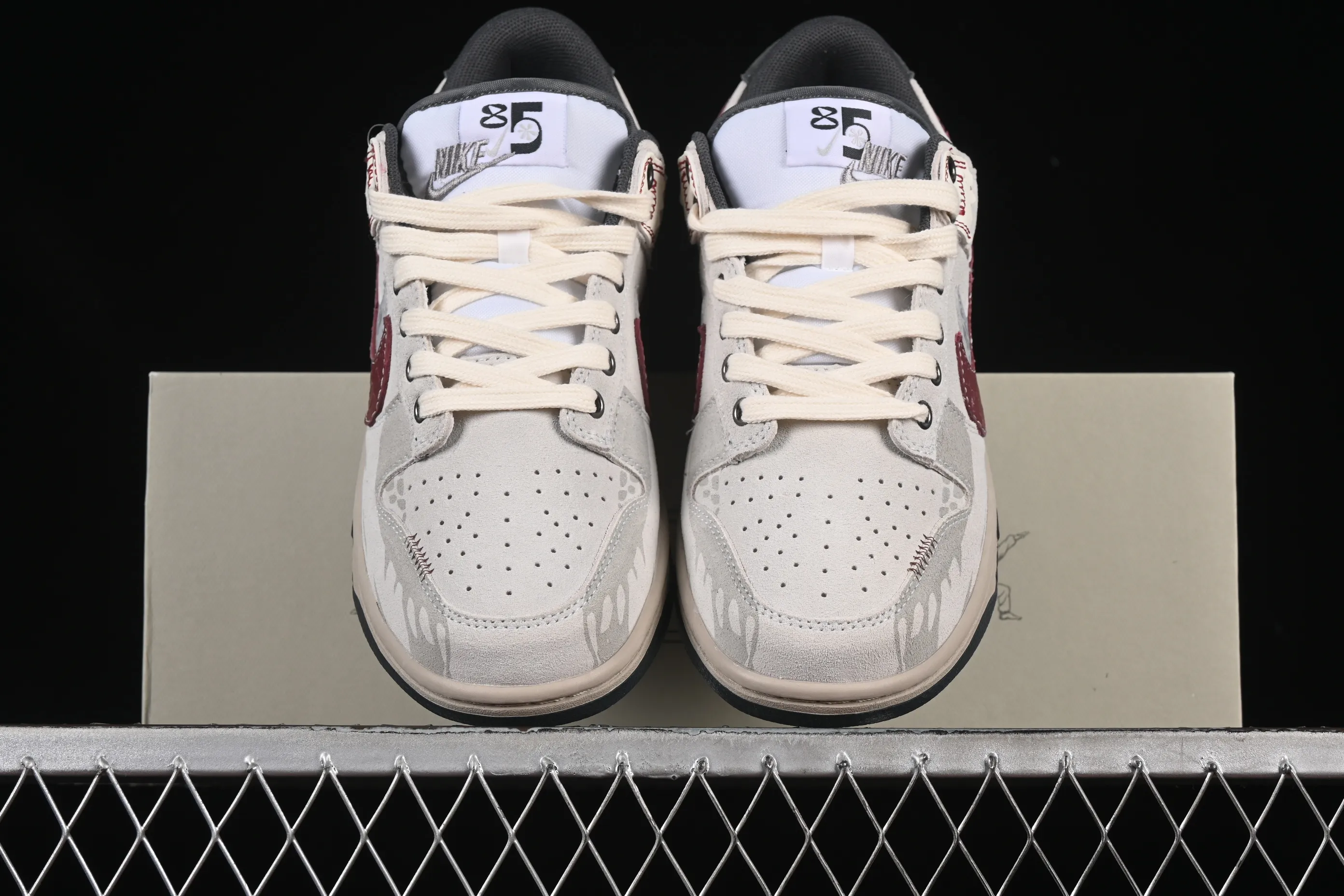 All Categories Nk SB Dunk Series Nk SB Dunk Low Low-top sneakers Nike Dunk Low "Double Swoosh" CNY Year of the Snake Panda Prank Shed the dust to welcome gold Cai Jin Low-top casual sneakers HV1800-101